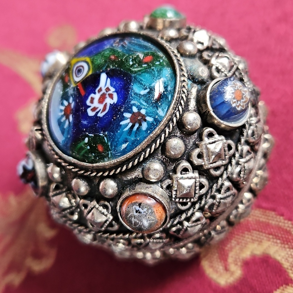 Vintage Millefiori Glass Silverplate Trinket Box. - Picture 10 of 11